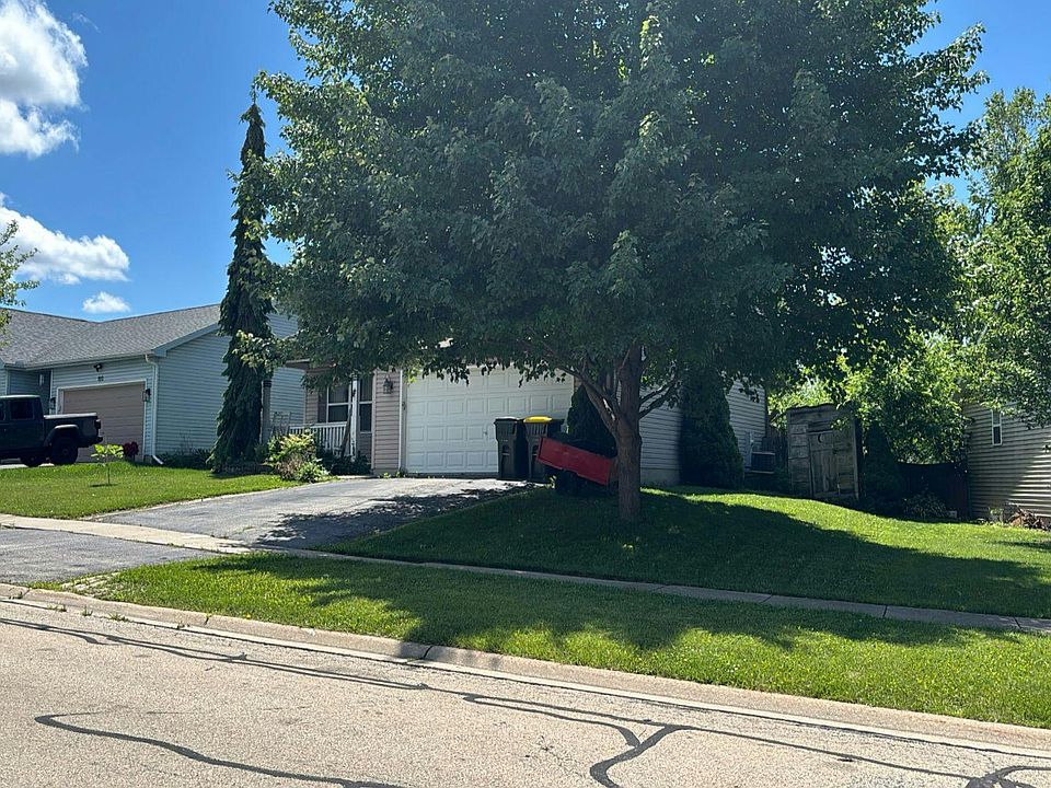 2nd image of 922 N Oak Creek Dr