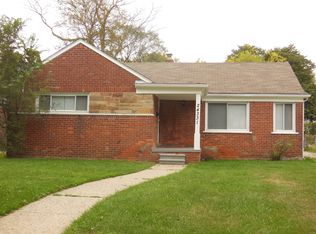 24331 Cloverlawn St, Oak Park, MI 48237