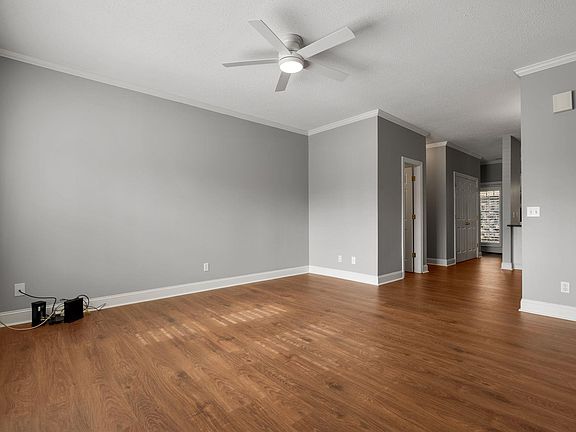 5th image of 20 Rock Garden Ln