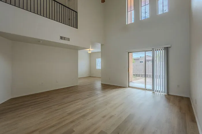 3 bed, 2.5 bath, 1535 sqft, $1,695 — Photo 4