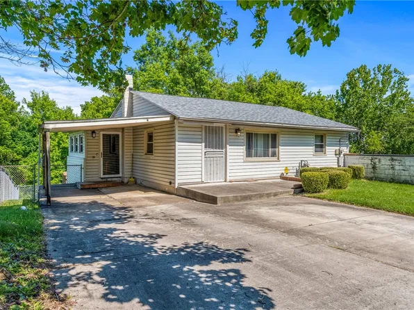 1505 Willowbrook Rd, New Castle, PA 16101