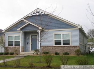 1051 Monroe Cir, Anoka, MN 55303