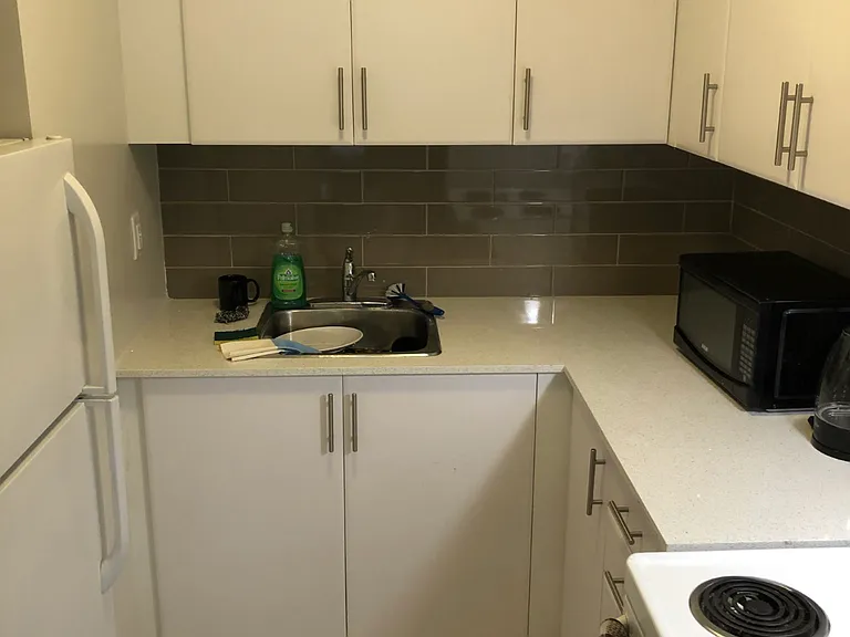 650 Parliament St #911 — Photo 4