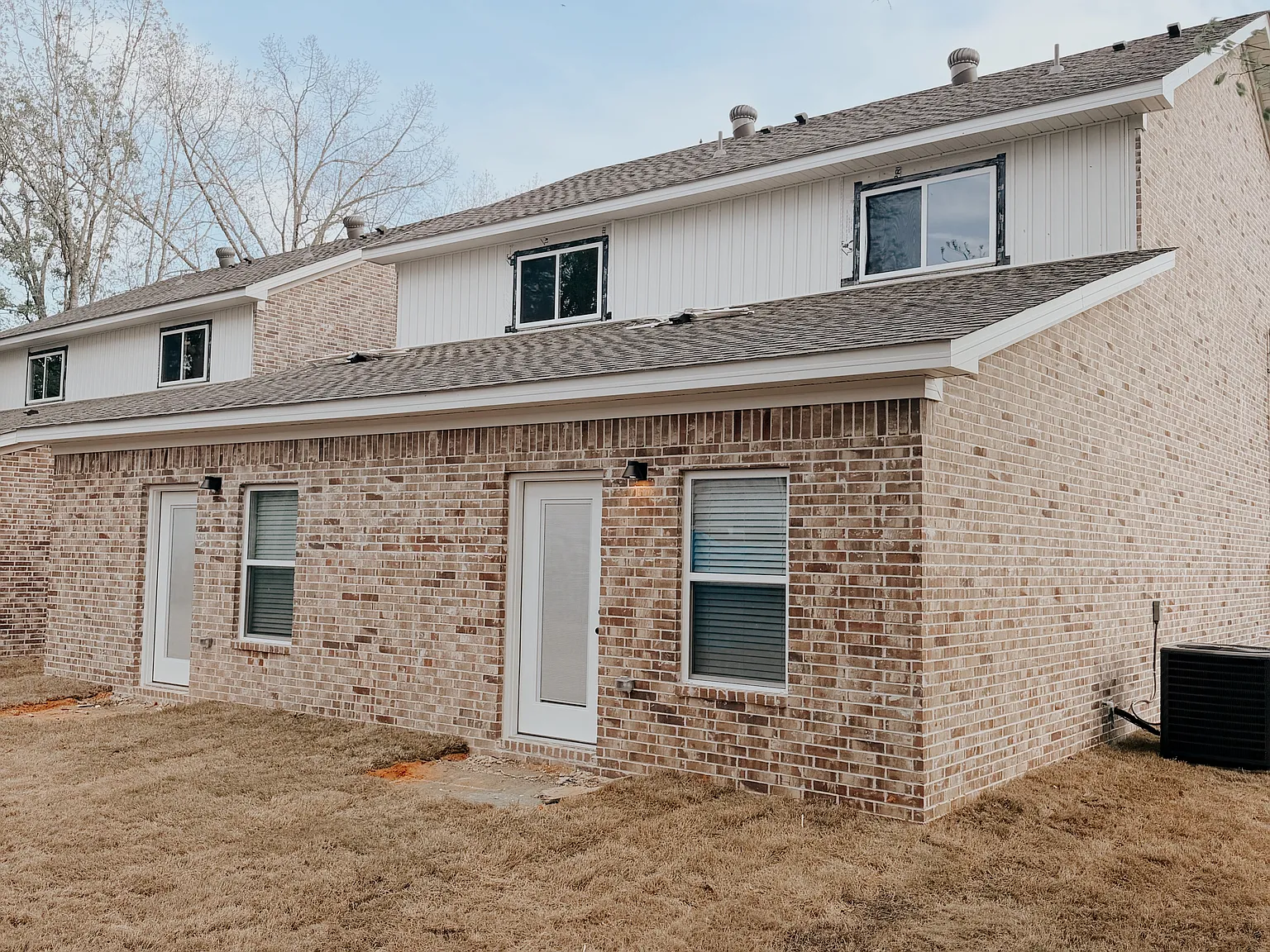 3 bed, 1400 sqft, $1,450 — Photo 4