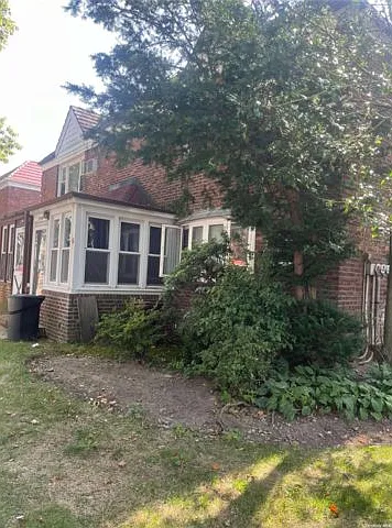 Building Photo 4