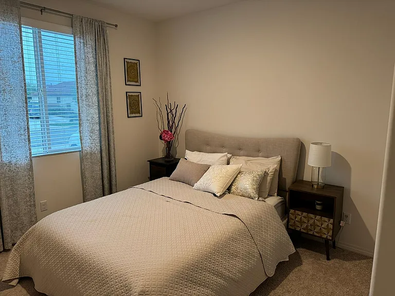1057 Peach Grv — Photo 7