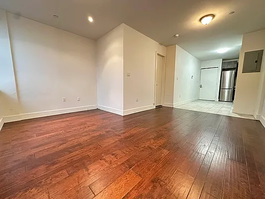 Rented by Bruma Realty LLC | media 7