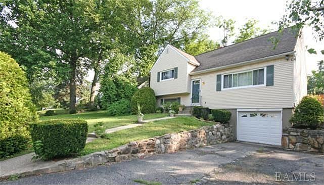 1st image of 6 Cortlandt Pl