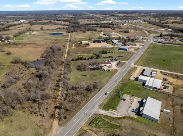 2905 E Jackson St, Hugo, OK 74743