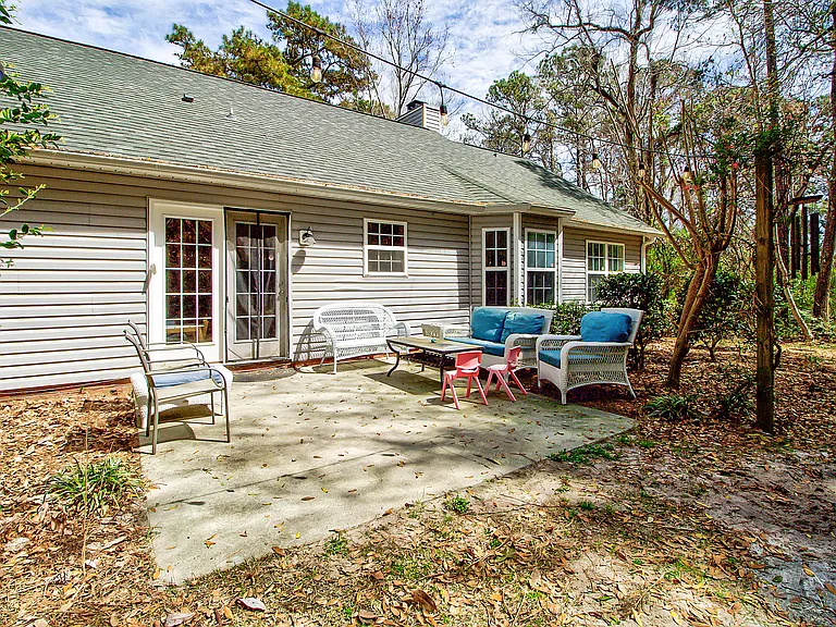201 Adele Ct — Photo 19