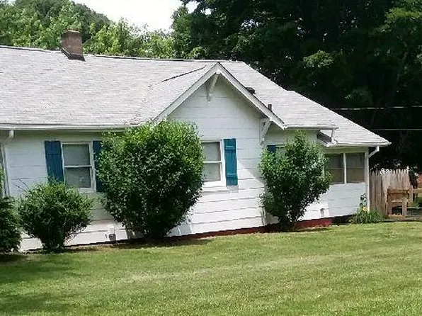 530 Wayside Dr, Winston Salem, NC 27107