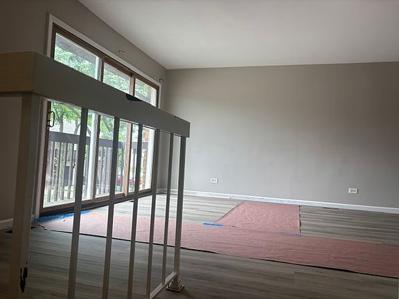4th image of 272 Old Elm Dr