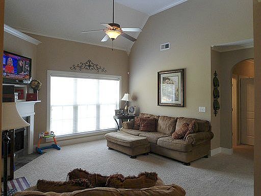 2nd image of 224 Kingston Cir