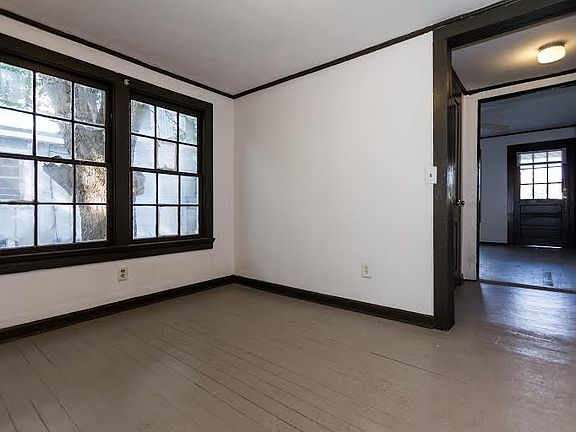 Bedroom (it is a walk through)