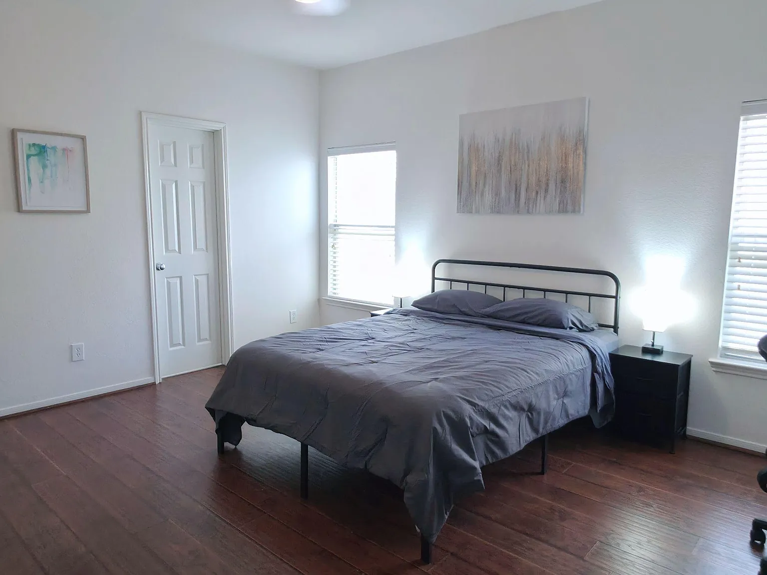 4 bed, 3.0 bath, 2200 sqft, $1,048 — Photo 2