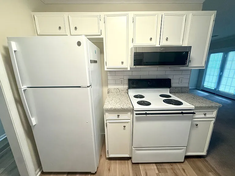 403 Wormwood Ln #H — Photo 25