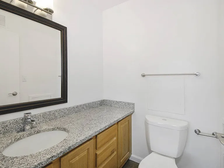 The Maxwell Apartments — Photo 32
