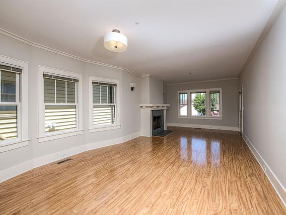 3rd image of 307 Caledonia St