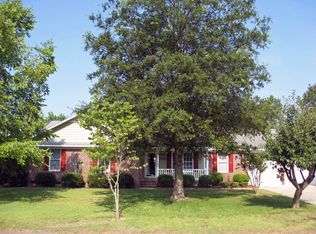 1174 Derbyshire Rd, Fayetteville, NC 28314
