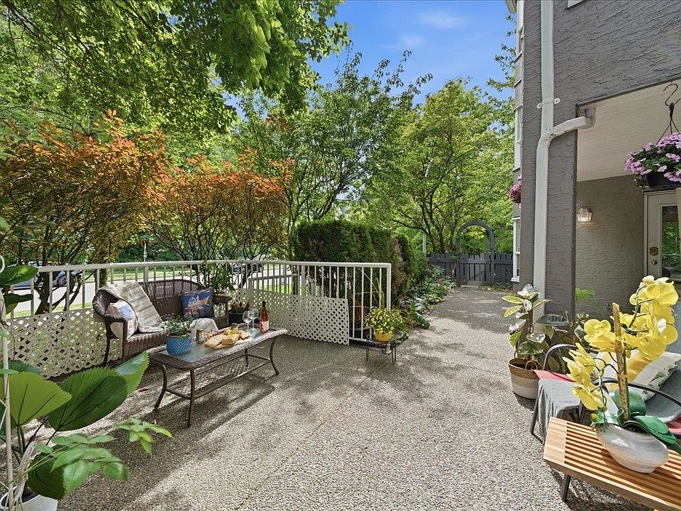 1st image of 2620 Jane St #109