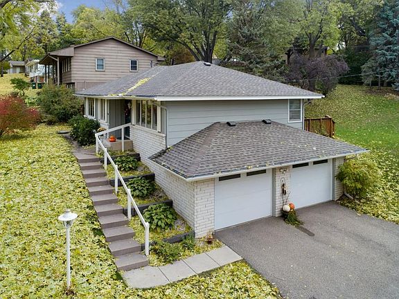 4th image of 921 Aspen Dr