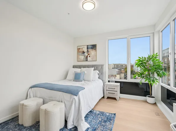 1 Mallory Avenue image 13 of 51