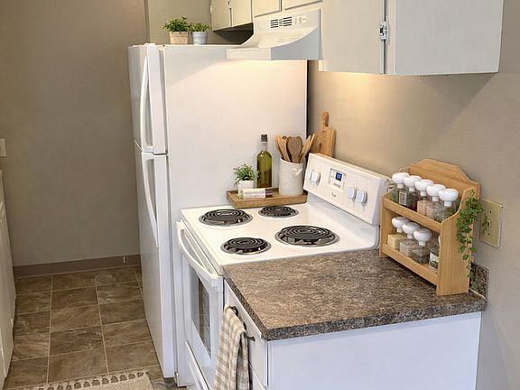 4th image of 229 Canyon Dr APT 3