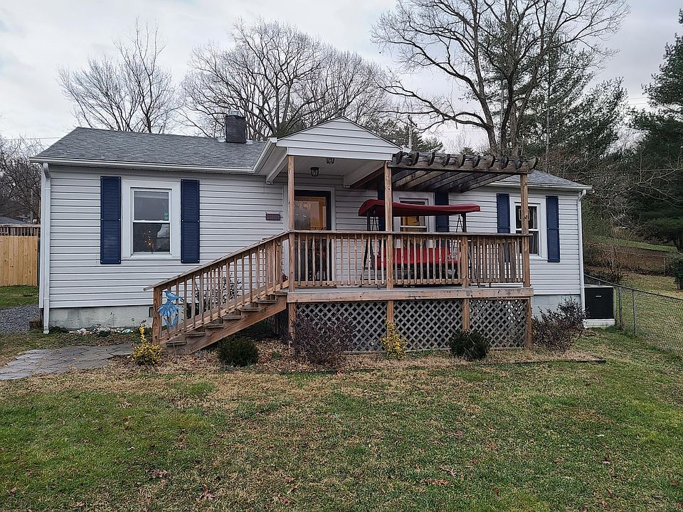 1st image of 524 Jackson Ave