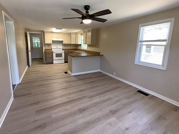 3rd image of 137 New St