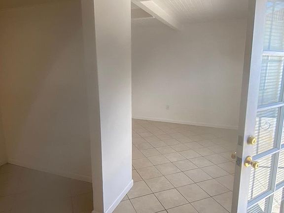 5th image of 2110 Lincoln Ave #2110