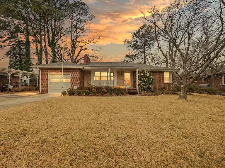 335 E McGinnis Cir — Photo 23