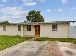 11450 SW 42nd Ter, Miami, FL 33165