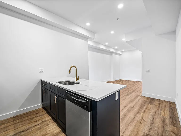 869 N 43rd St — Photo 5