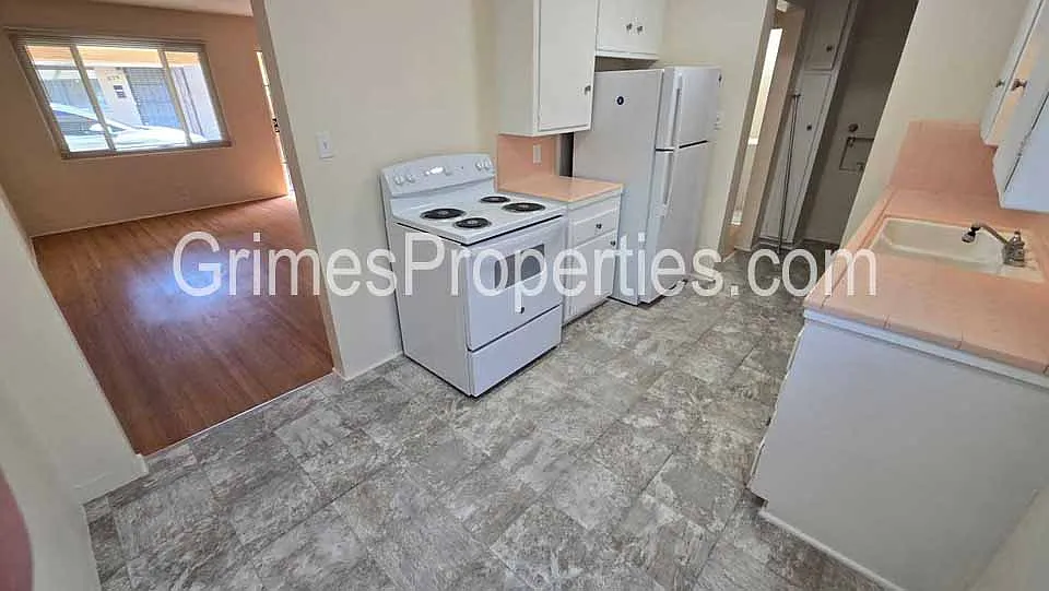 1 bed, 700 sqft, $900 — Photo 4