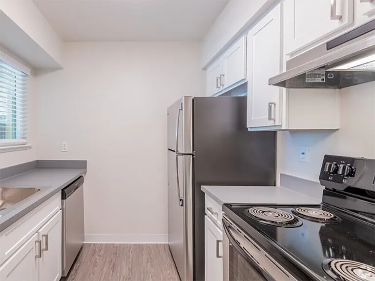 Juniper Apartments — Photo 9
