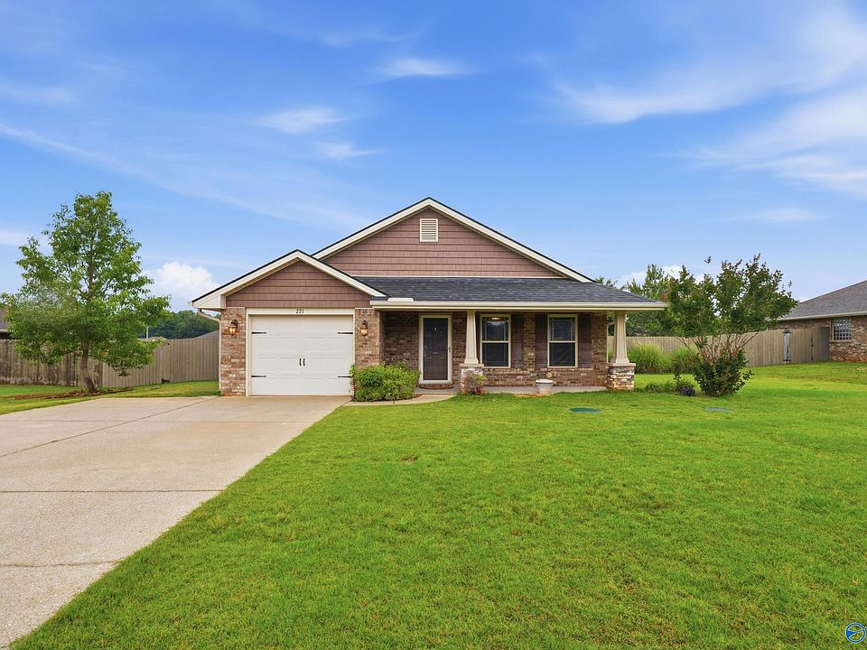 1st image of 221 Candlenut Ct