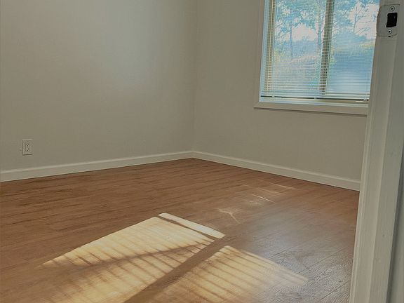5th image of 138 Longford Dr