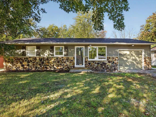546 10th St NW, Linton, IN 47441