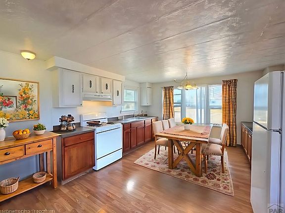 3rd image of 1020 Poplar Ave