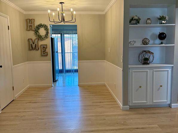 7904 Camelot Ln APT 4