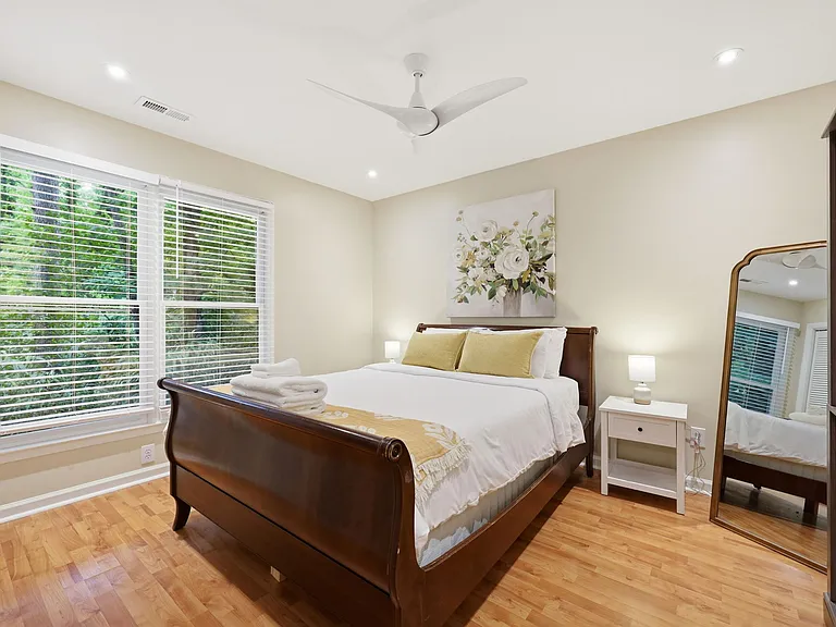 1502 Hollywood St — Photo 39