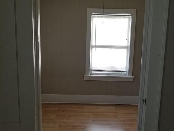 3rd image of 411 SW 39th St