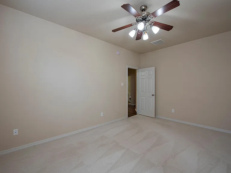 1208 Pisana — Photo 34