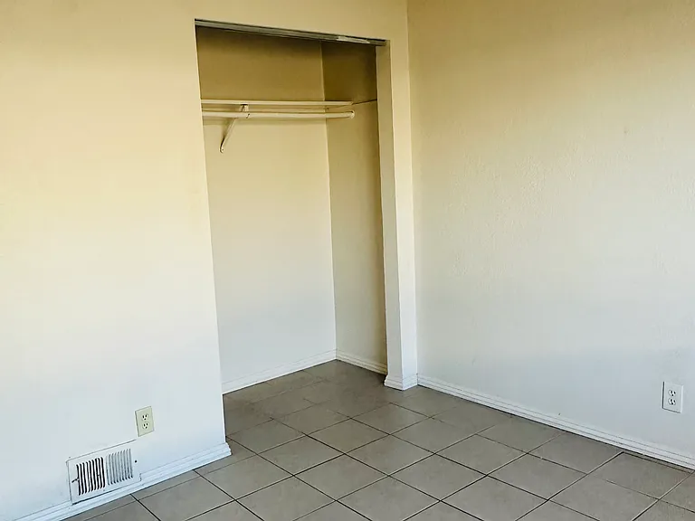 4425 La Cresta Way — Photo 7