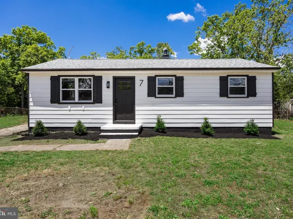 7 Coville Dr, Browns Mills, NJ 08015