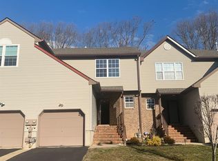 25 Atrium Way #2-5, Englishtown, NJ 07726