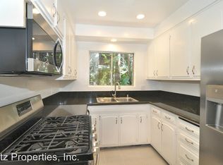 3906 Ridgemoor Dr APT 06, Studio City, CA 91604