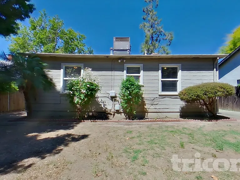 463 Park Ave — Photo 15