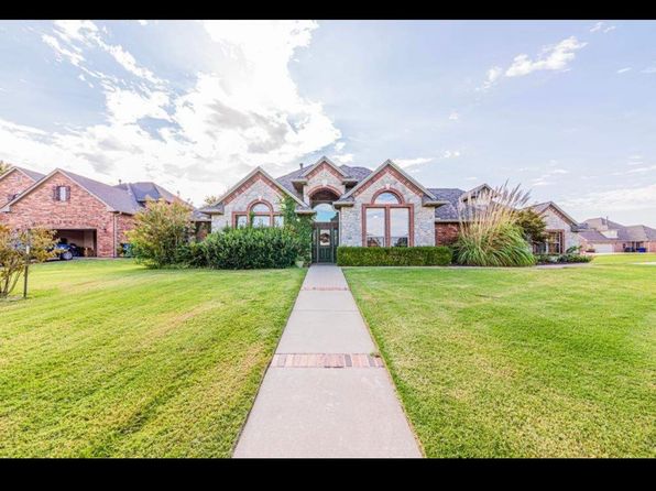 1104 S Pecan Lake Ct