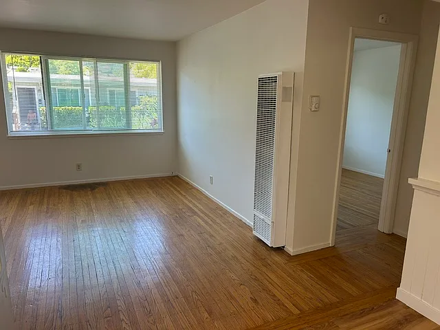 23 Redwood Ave — Photo 4